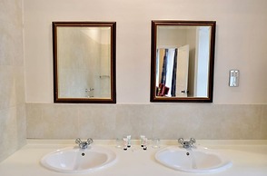 Noel Arms Hotel