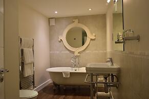 Noel Arms Hotel