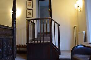 Noel Arms Hotel