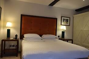 Noel Arms Hotel