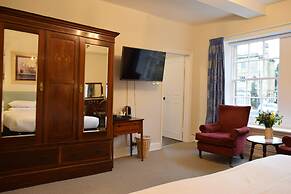 Noel Arms Hotel
