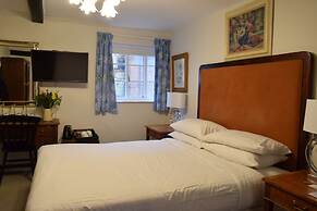 Noel Arms Hotel