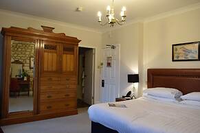 Noel Arms Hotel