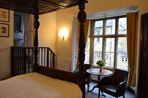 Noel Arms Hotel