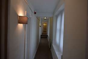 Noel Arms Hotel