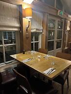 Noel Arms Hotel