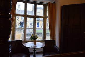 Noel Arms Hotel