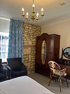 Noel Arms Hotel