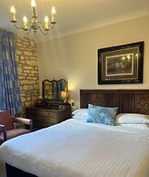 Noel Arms Hotel