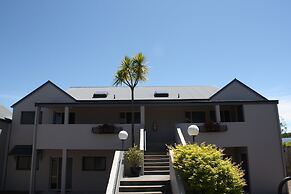 Baycrest Lodge