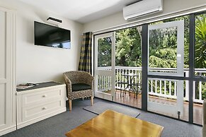 Baycrest Lodge