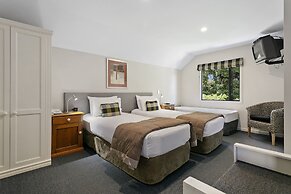 Baycrest Lodge