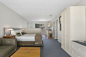 Baycrest Lodge