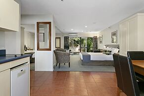 Baycrest Lodge