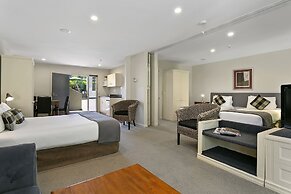 Baycrest Lodge