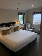 Baycrest Lodge