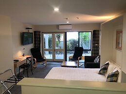 Baycrest Lodge