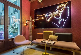 Idol Hotel