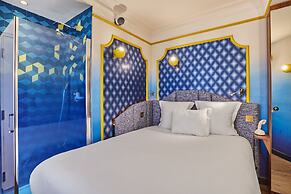 Idol Hotel