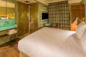 Idol Hotel