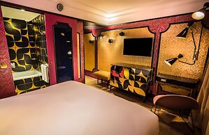 Idol Hotel
