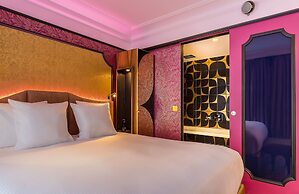 Idol Hotel