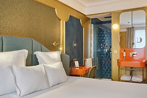 Idol Hotel