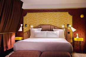 Idol Hotel