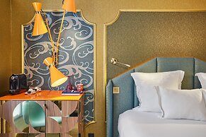 Idol Hotel