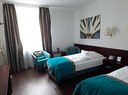 Central Hotel