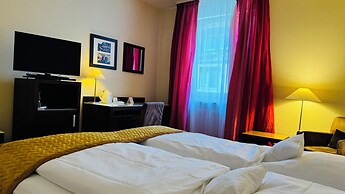 Central Hotel