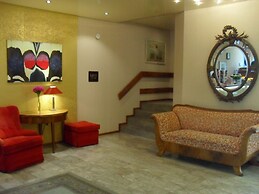 Central Hotel
