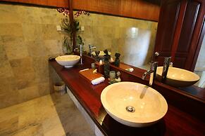 Kupu Kupu Barong Villas & Tree Spa