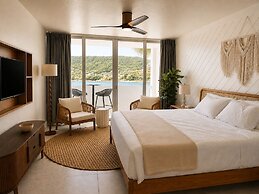 Hotel on the Cay