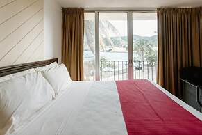 Hotel on the Cay