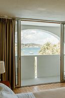 Hotel on the Cay
