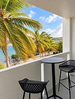 Hotel on the Cay