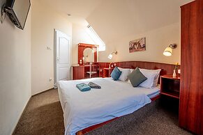 Korona Hotel Panzio