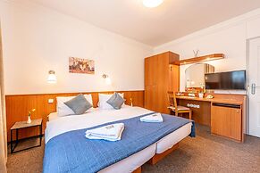 Korona Hotel Panzio