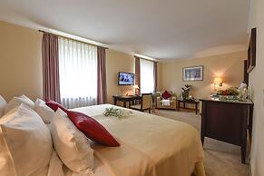Atrium Hotel Amadeus