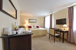 Atrium Hotel Amadeus