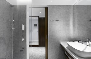 Makedonia Palace