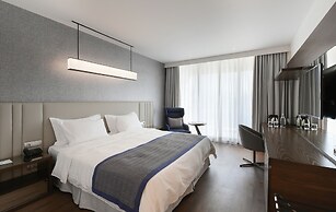 Makedonia Palace
