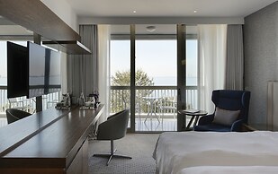 Makedonia Palace