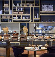 Makedonia Palace