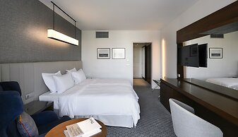 Makedonia Palace