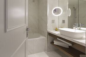 Makedonia Palace