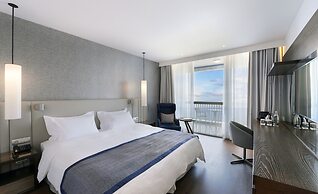 Makedonia Palace