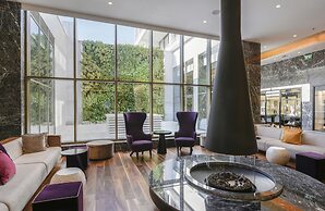 Makedonia Palace
