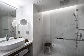 Makedonia Palace
